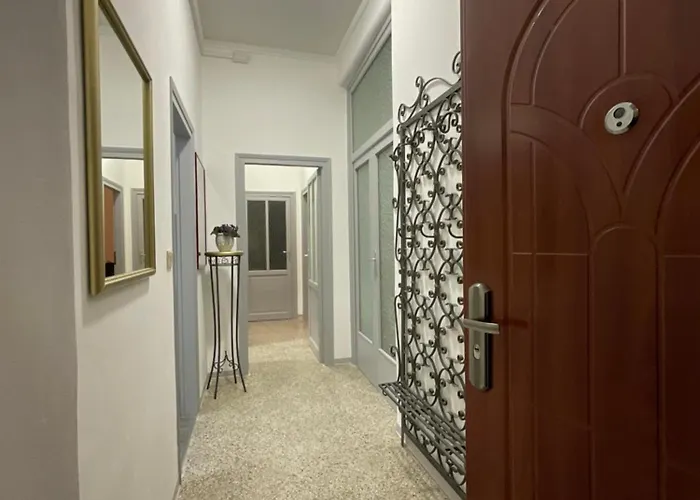 Pretty Holiday House